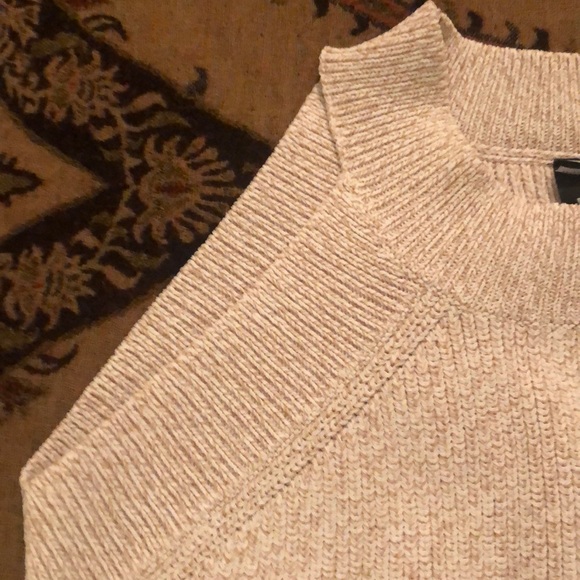 Sleeveless top.New! - Picture 3 of 8